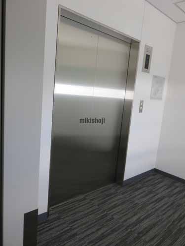 幕張ベイタワー エレベーターホール1