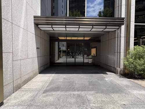 西新宿のフロンティアグラン西新宿 エントランス2