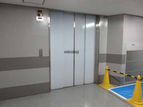 幕張テクノガーデン エレベーターホール2