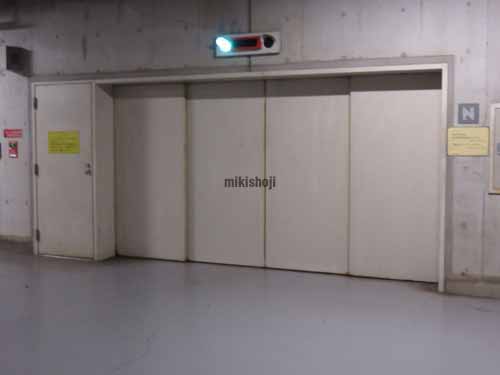 美浜区の幕張国際ビル エレベーターホール2